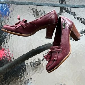 Bass burgundy heeled loafers - size 7